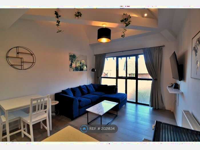 1 Bedroom Flat To Rent In Capitol House, Winchester, SO23