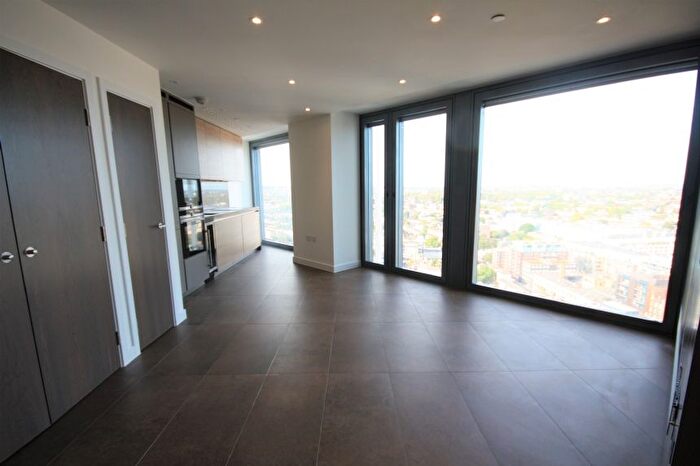 1 Bedroom Flat For Sale In Chronicle Tower City Road, EC1V