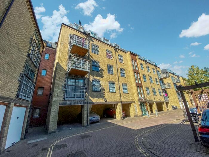 2 Bedroom Flat To Rent In Abbey Road, Barking, IG11