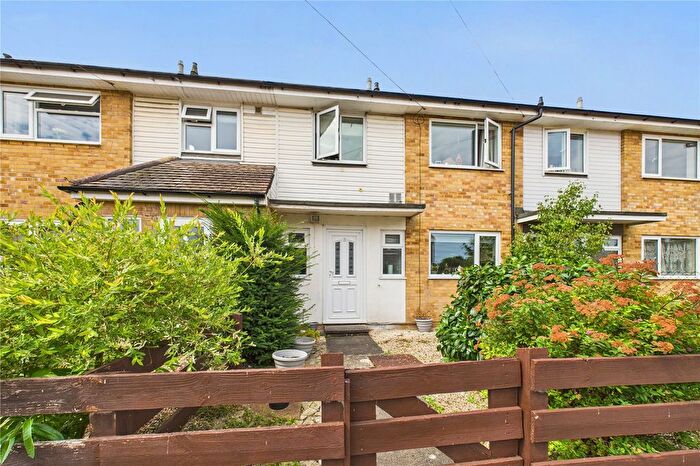 3 Bedroom Terraced House For Sale In North Walk, Theale, Reading, Berkshire, RG7