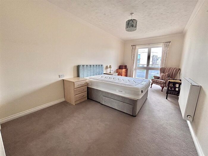 1 Bedroom Flat For Sale In Narrowcliff, Newquay, TR7
