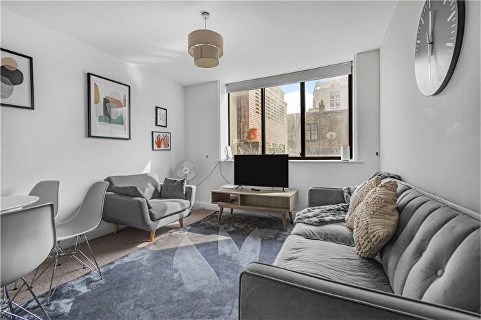 2 Bedroom Flat To Rent In Chitty Street, London, W1T