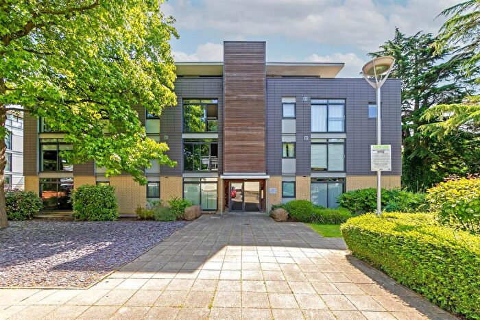 1 Bedroom Apartment To Rent In Newsom Place, Hatfield Road, St. Albans, AL1