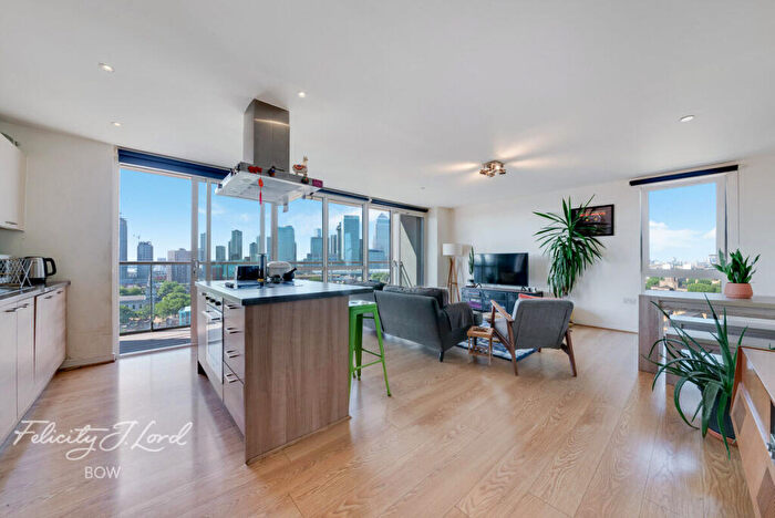 3 Bedroom Flat For Sale In Hay Currie Street, London, E14