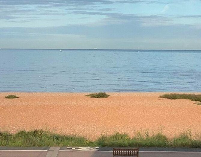 2 Bedroom Flat For Sale In Marine Road, Deal, CT14