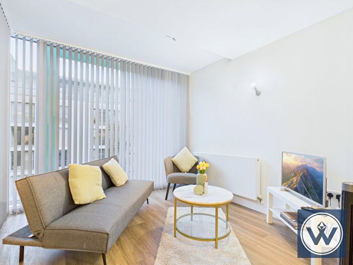 Studio For Sale In Cardinal Building, Station Approach, Hayes, UB3