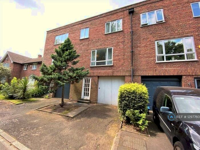 4 Bedroom Terraced House To Rent In East Drive, Birmingham, B5