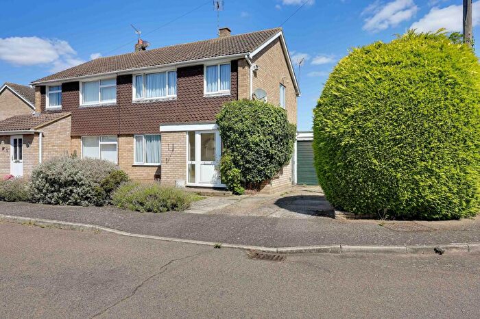 3 Bedroom Semi-Detached House For Sale In Wells Close, Brampton, PE28