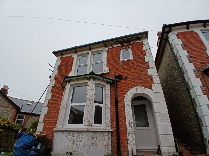 2 Bedroom Property To Rent In Clarence Road, Ventnor, PO38