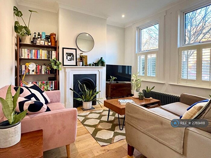 2 Bedroom Maisonette To Rent In Brettenham Road, London, E17