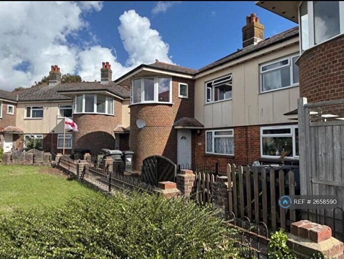 2 Bedroom Flat To Rent In Ripon Road, Bournemouth, BH9
