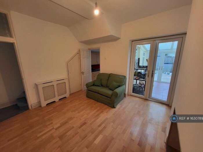 4 Bedroom Terraced House To Rent In Baker Street, Exeter, EX2