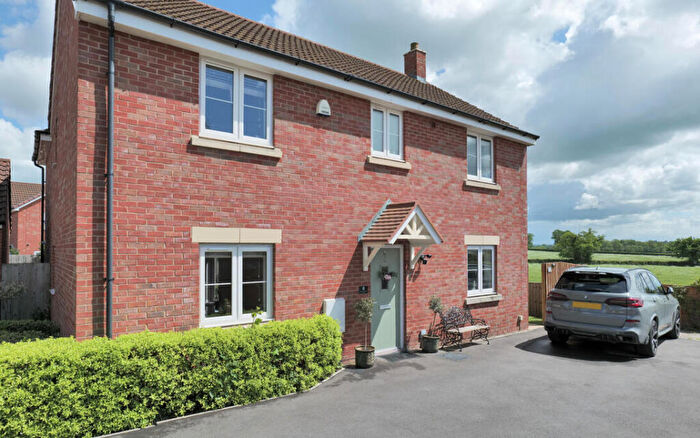 4 Bedroom Detached House For Sale In Lopes Close, Melksham, SN12