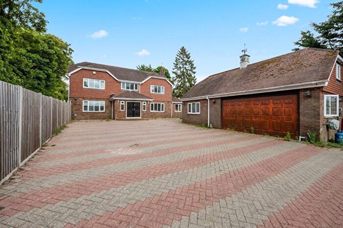 4 Bedroom Detached House For Sale In Wrotham Road, South Street, Meopham, Gravesend, DA13