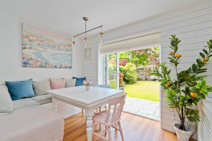 4 Bedroom Detached House For Sale In Mill Lane, Dorridge, Solihull, B93