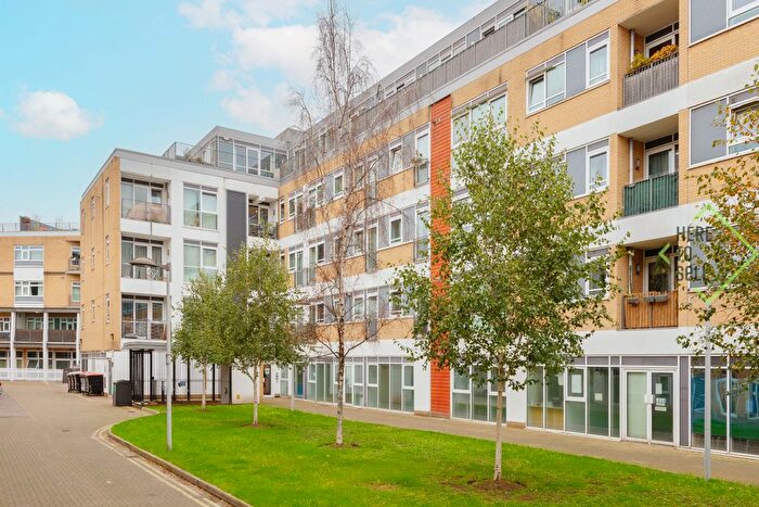 3 Bedroom Flat For Sale In Hacon Square, Richmond Road, Hackney, E8