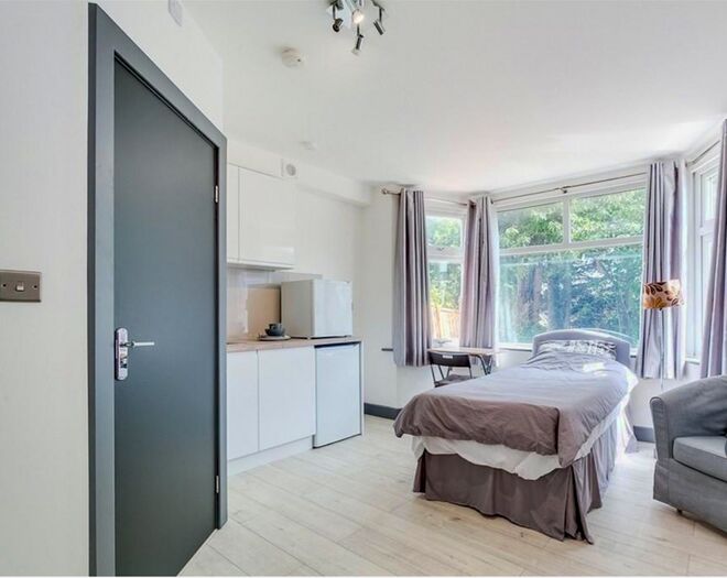 Studio To Rent In Dollis Hill Lane, London NW2