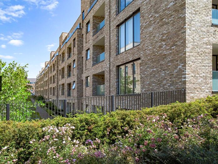 2 Bedroom Flat To Rent In Cambridge Avenue, London, NW6