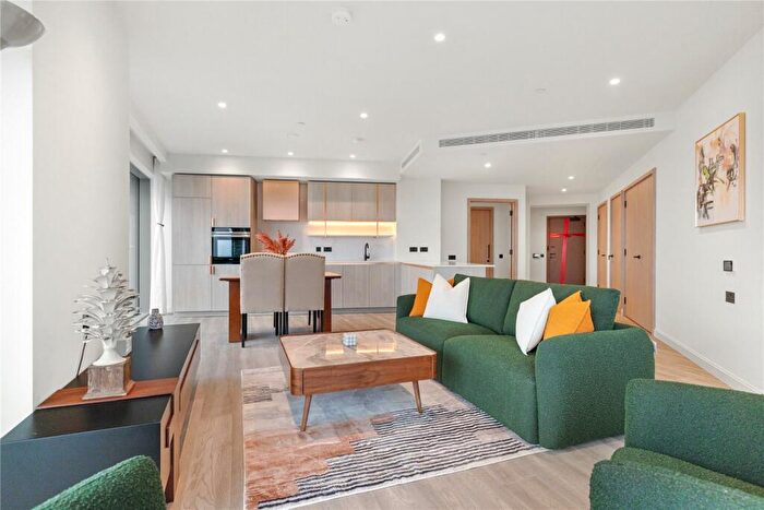 2 Bedroom Apartment To Rent In Marsh Wall, Aspen, Canary Wharf, London, E14