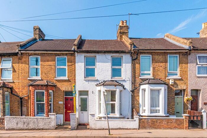 3 Bedroom Terraced House For Sale In Parish Lane, Penge, London, SE20