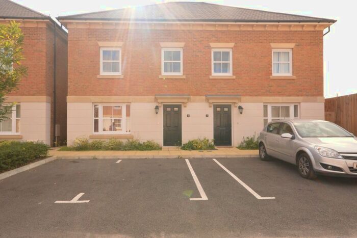 4 Bedroom Semi-Detached House To Rent In Scarlet Road, Erith, Kent, DA8