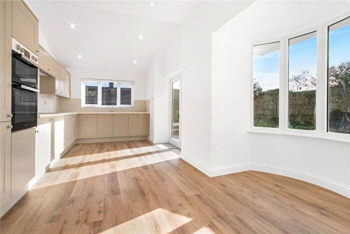 4 Bedroom End Terrace House To Rent In Hythe Road, Old Town, Swindon, Wiltshire, SN1