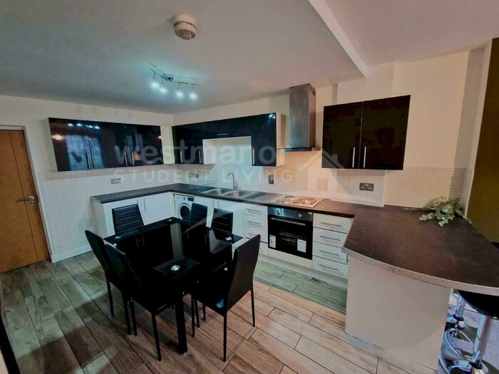 6 Bedroom Semi-Detached House To Rent In London Road, Leicester, LE2