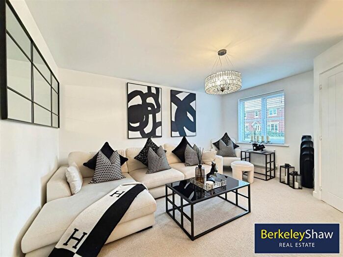 3 Bedroom Semi-Detached House For Sale In Gadwall Close, Maghull, L31