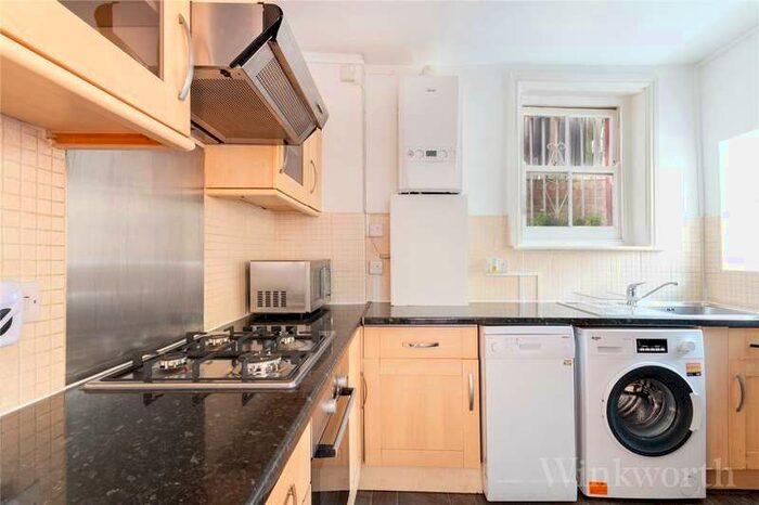 2 Bedroom Maisonette Flat To Rent In Pepys Road, London, SE14