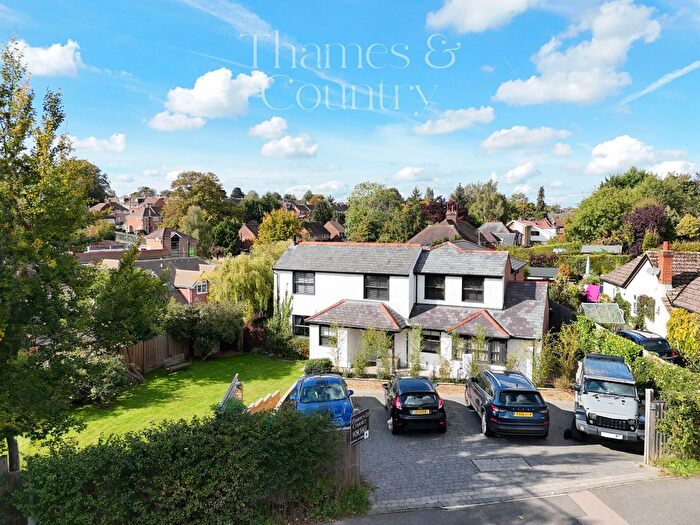 5 Bedroom Cottage For Sale In Sawpit Hill, Hazlemere, High Wycombe, Buckinghamshire, HP15