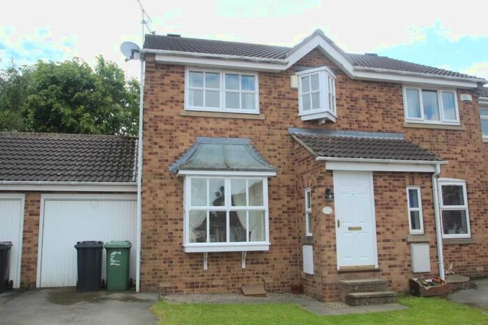 3 Bedroom Semi-Detached House To Rent In Moorlands View, Wetherby, LS22