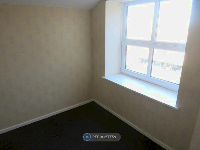 2 Bedroom Flat To Rent In Guy Street, Padiham, Burnley, BB12