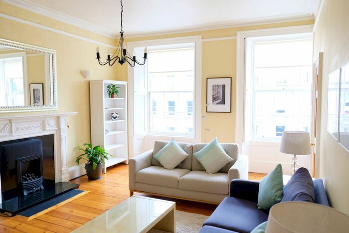 2 Bedroom Semi-Detached House To Rent In East Claremont Street, Edinburgh, EH7