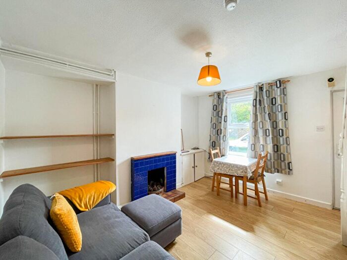 2 Bedroom End Of Terrace House To Rent In Vron Square, Bangor, Gwynedd, LL57