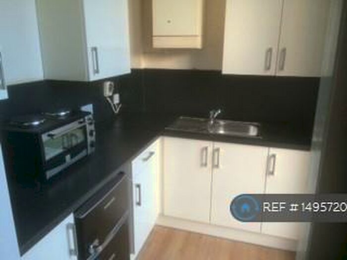 Studio To Rent In Devonshire Road, Merseyside, CH43