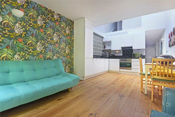 2 Bedroom Flat To Rent In Hurlock Street, Islington, N5