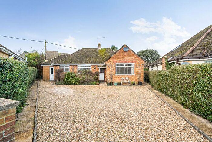 3 Bedroom Detached Bungalow For Sale In Faringdon, Oxfordshire, SN7