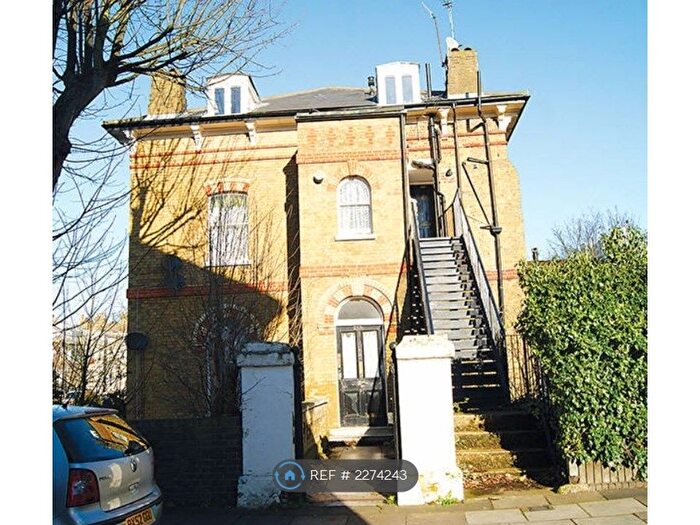 2 Bedroom Flat To Rent In Burrage Road, Woolwich, SE18