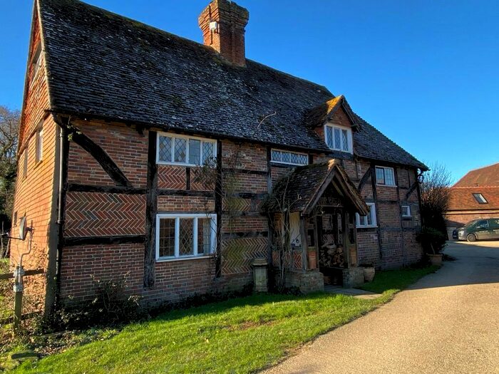 4 Bedroom Detached House To Rent In Haslemere, Chiddingfold, Surrey, GU27