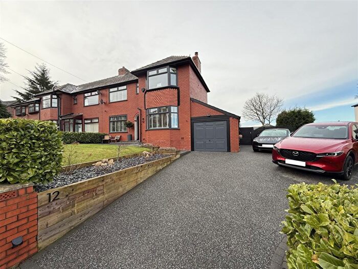 3 Bedroom Property For Sale In Mottram Old Road, Stalybridge, SK15