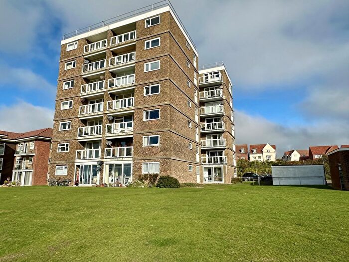 2 Bedroom Flat For Sale In Sutton Place, Bexhill-On-Sea, TN40