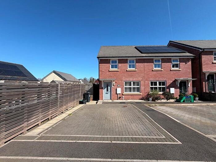 3 Bedroom Semi Detached House For Sale In Enterprise Avenue, Tiverton, EX16