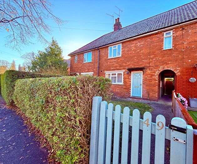 3 Bedroom Terraced House For Sale In Lamb Gardens, Lincoln, LN2