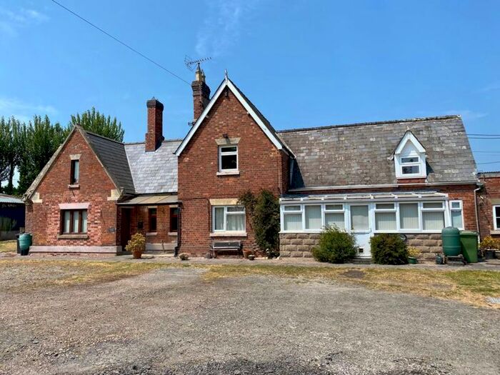 5 Bedroom Cottage For Sale In Pembridge, Leominster, HR6