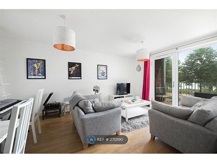 2 Bedroom Flat To Rent In Goodchild Road, London, N4