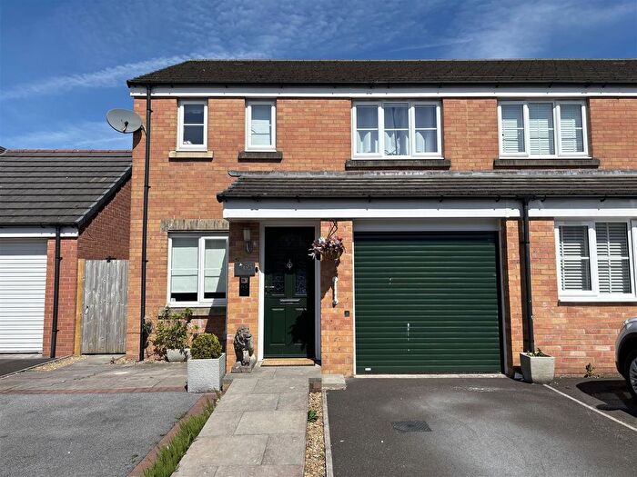 3 Bedroom Semi-Detached House For Sale In Heol Cae Pownd, Cefneithin, Llanelli, SA14