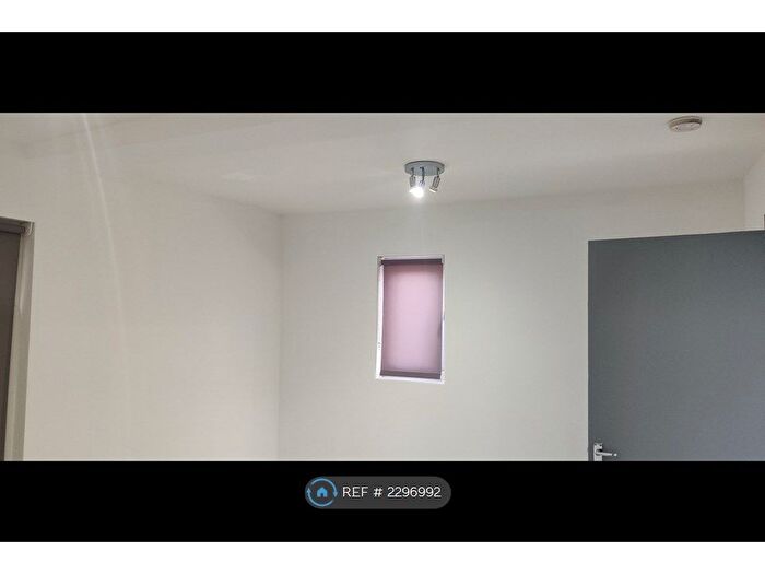 1 Bedroom Flat To Rent In Desford Way, Ashford, TW15