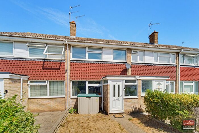 3 Bedroom Terraced House For Sale In West Close, Ashford, TW15