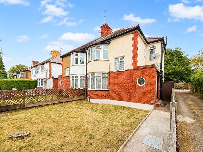 1 Bedroom Maisonette For Sale In Staines Road, Feltham, TW14