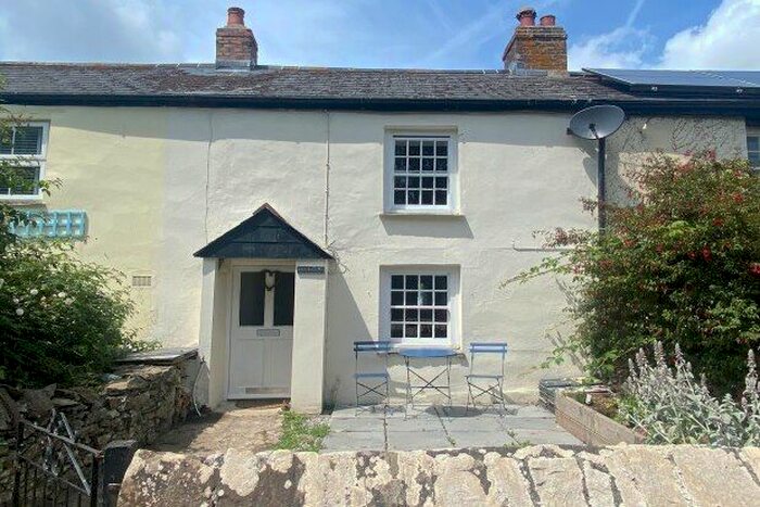 2 Bedroom Property To Rent In Pendower Road, Truro, TR2